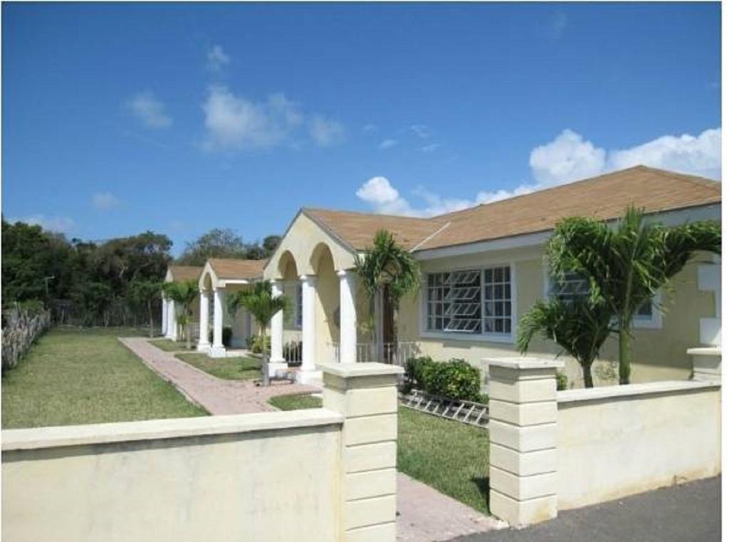 Leslie'S Estates Apartment Nassau Exterior photo