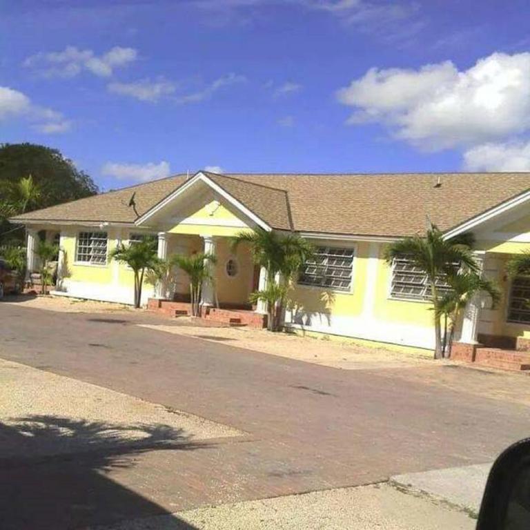 Leslie'S Estates Apartment Nassau Exterior photo