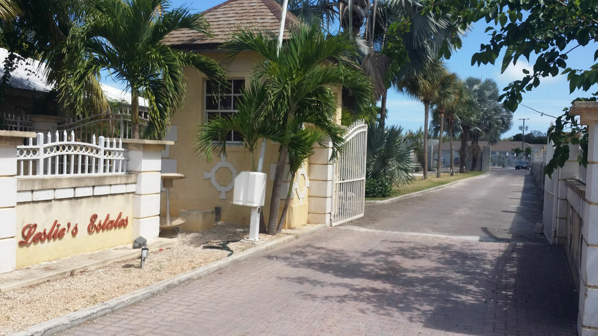 Leslie'S Estates Apartment Nassau Exterior photo